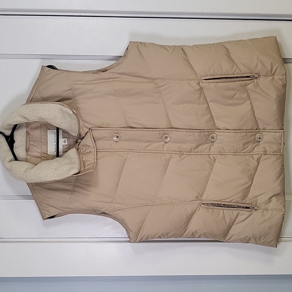 Banana Republic Down filled Puffer vest - Picture 2 of 11